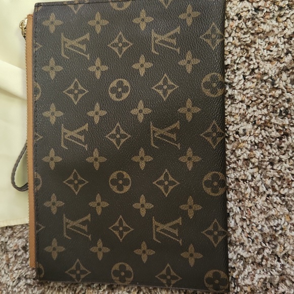 Louis Vuitton Brown and Tan Monogram Pouch - Picture 3 of 6